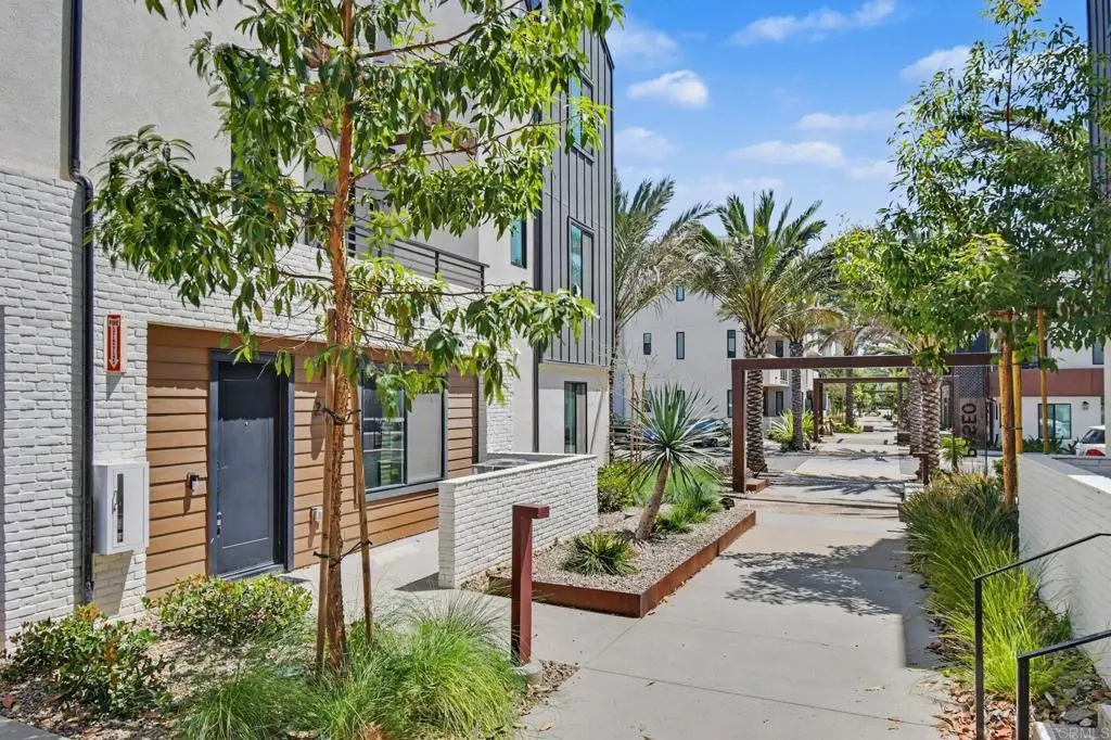 Condominium for sale at 2416 Cascalote Loop, San Diego, CA featuring 3 beds and 3 baths