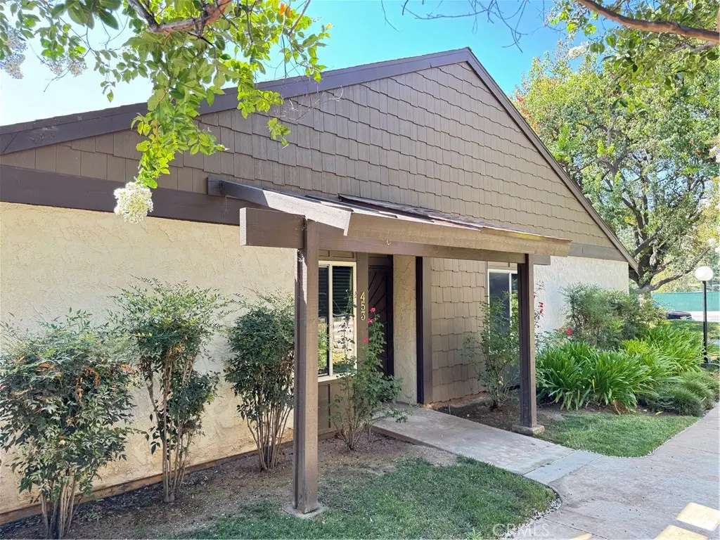 Residential Lease for rent at 453 Heatherglen Lane, San Dimas, Los Angeles County, CA featuring 3 beds and 2 baths