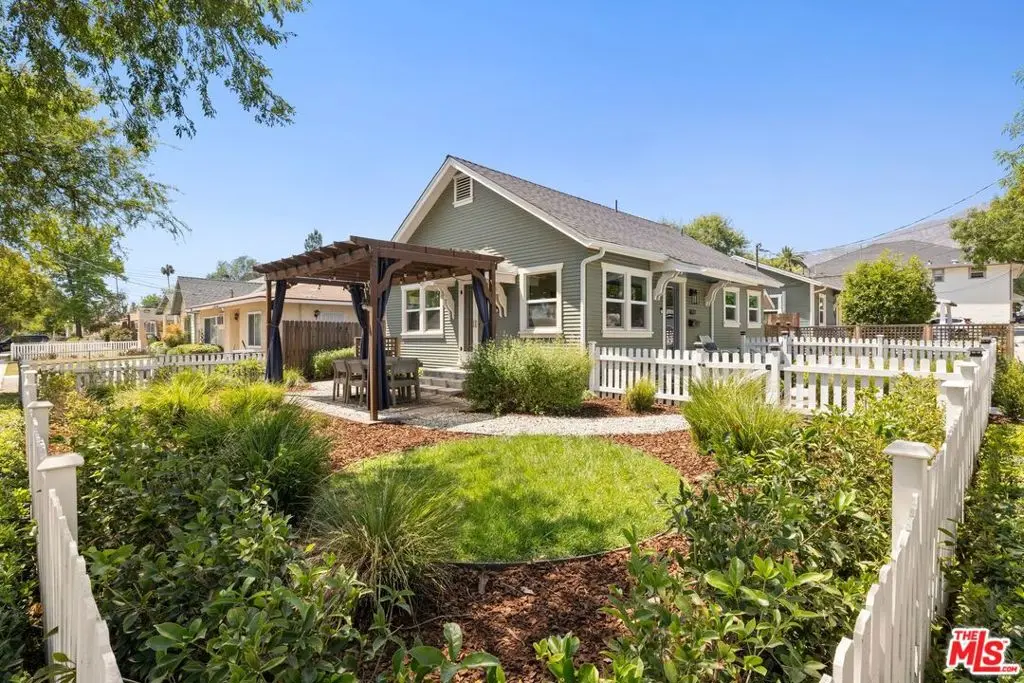 Single Family Residence for sale at 1677 N Sierra Bonita Avenue, Pasadena, CA featuring 3 beds and 2 baths