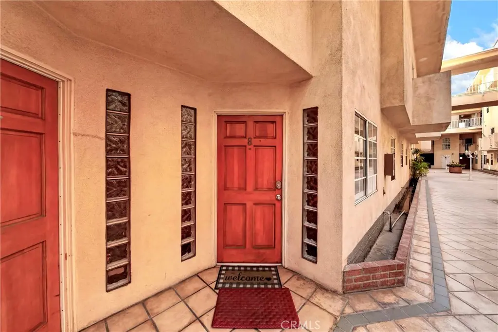 Condominium for sale at 321 W. Queen St. Unit 8, Inglewood, CA featuring 3 beds and 3 baths
