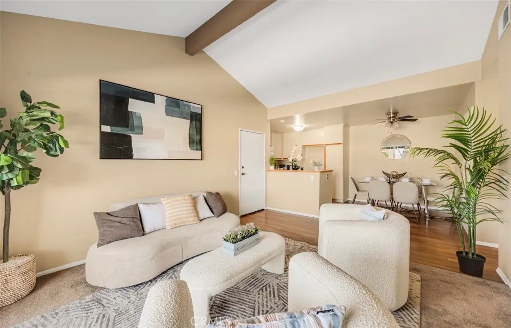 27618 Susan Beth Way Unit G, Saugus, CA — listing photo 1