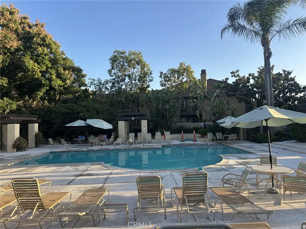 Townhouse for rent at 13361 Savanna, Tustin, CA featuring 2 beds and 2 baths