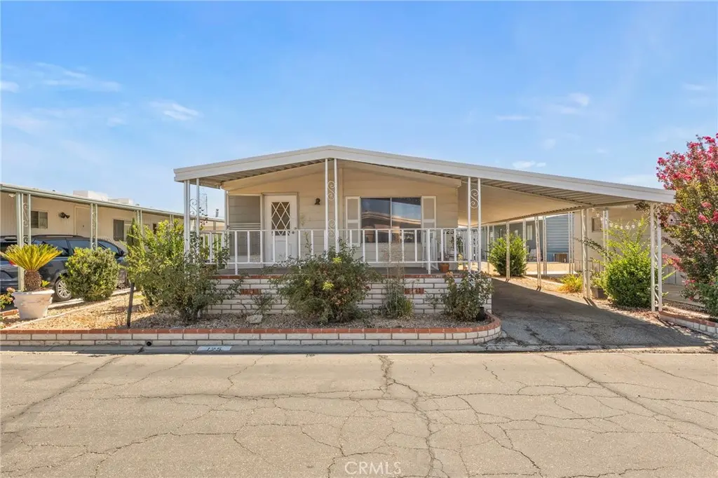 2205 W Acacia Avenue 125, Hemet, CA — listing photo 1