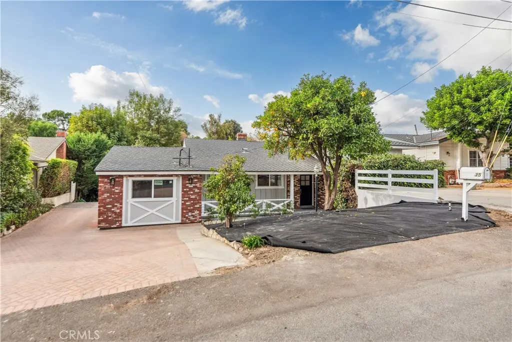 Residential Lease for rent at 35 Buckskin Lane, Rolling Hills Estates, Los Angeles County, CA featuring 4 beds and 2 baths