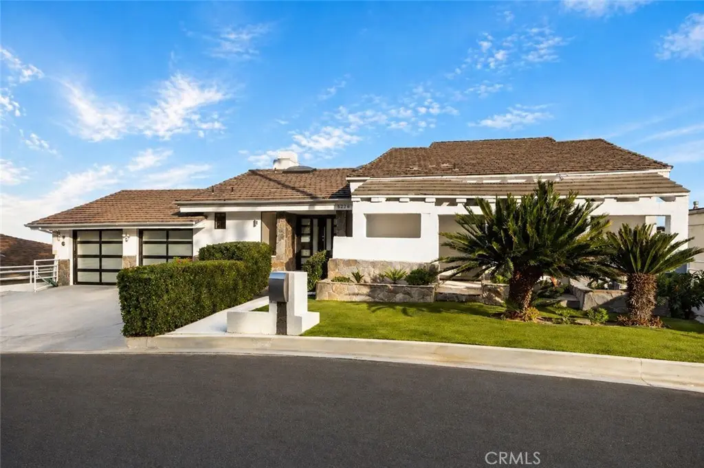 5226 Medina Road, Woodland Hills, CA — listing photo 1