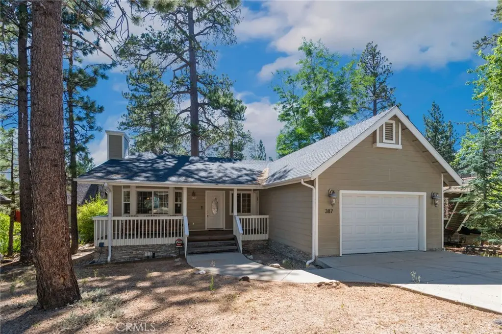 Single Family Residence for sale at 387 Vista Lane, Big Bear Lake, CA featuring 3 beds and 2 baths