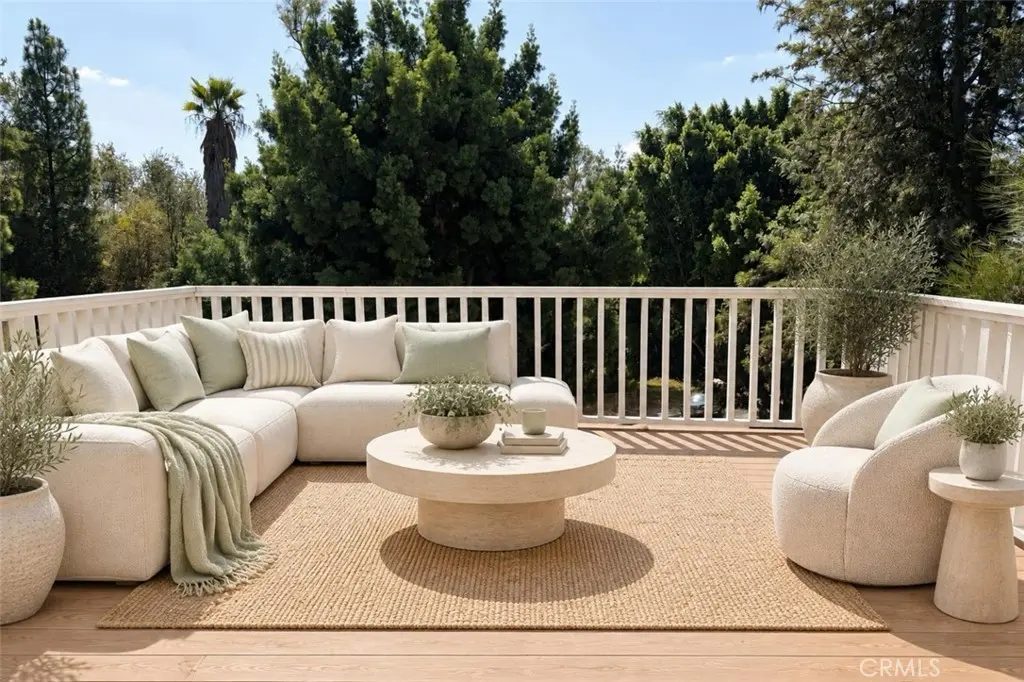 Single Family Residence for rent at 4406 Vista Place, La Canada Flintridge, CA featuring 3 beds and 3 baths