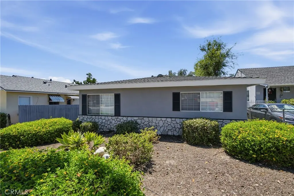 2152 E Washington, Pasadena, CA — listing photo 1