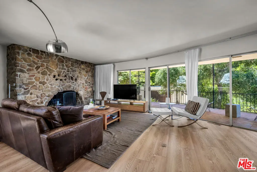 Single Family Residence for rent at 25202 Piuma Road, Calabasas, CA featuring 4 beds and 3 baths
