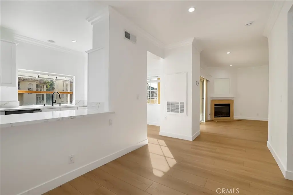 5799 Freebird Lane 102, Oak Park, CA — listing photo 1
