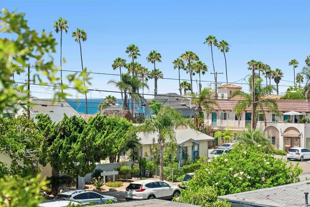 Single Family Residence for rent at 514 S Myers Unit #H, Oceanside, CA featuring 3 beds and 2 baths