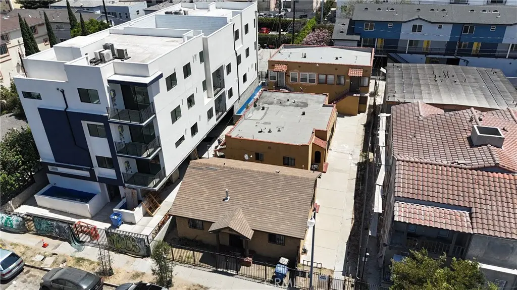 Apartment for sale at 3914 S Normandie Avenue, Los Angeles, CA