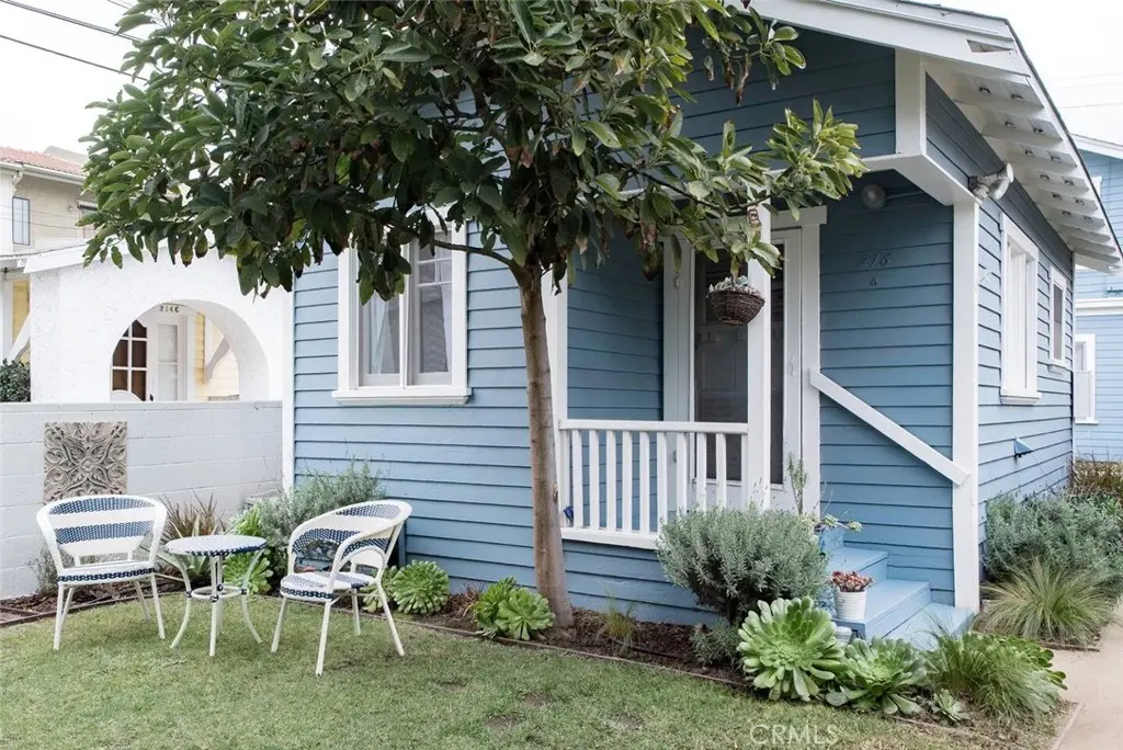 Residential Lease for rent at 218 S. Broadway A, Redondo Beach, Los Angeles County, CA and 1 bath