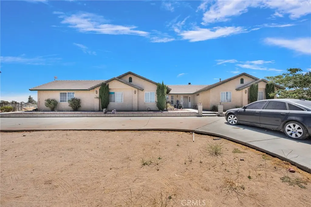 10439 Mesa, Oak Hills, CA — listing photo 1