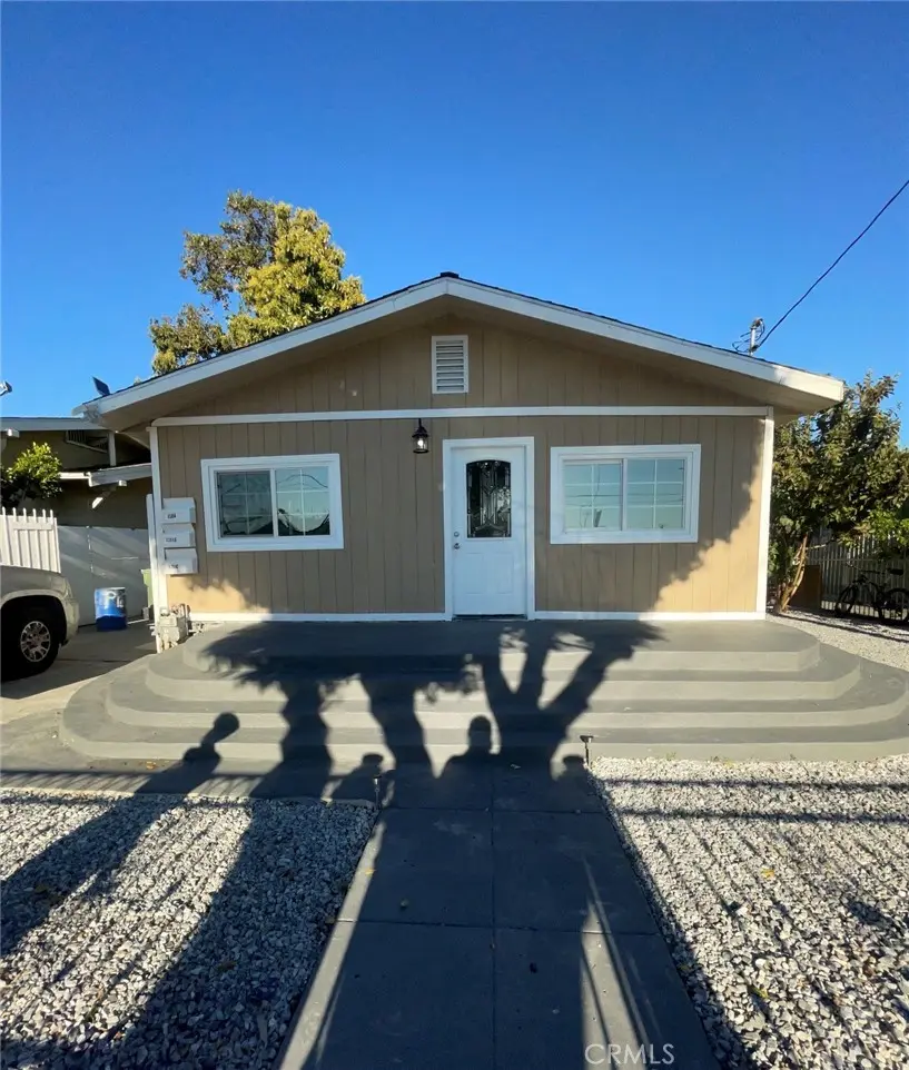 Single Family Residence for sale at 6208 Holmes, Los Angeles, CA featuring 2 beds and 1 bath