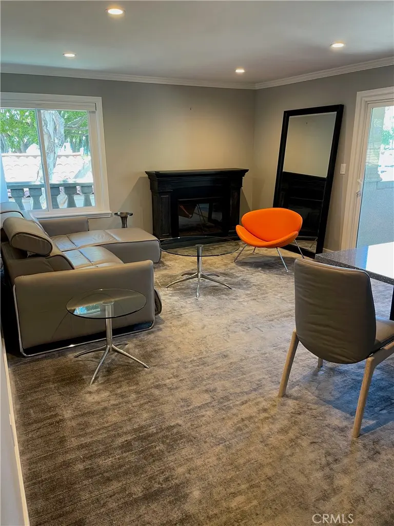 Residential Lease for rent at 429 Por La Mar, Santa Barbara, Santa Barbara County, CA featuring 1 bed and 1 bath