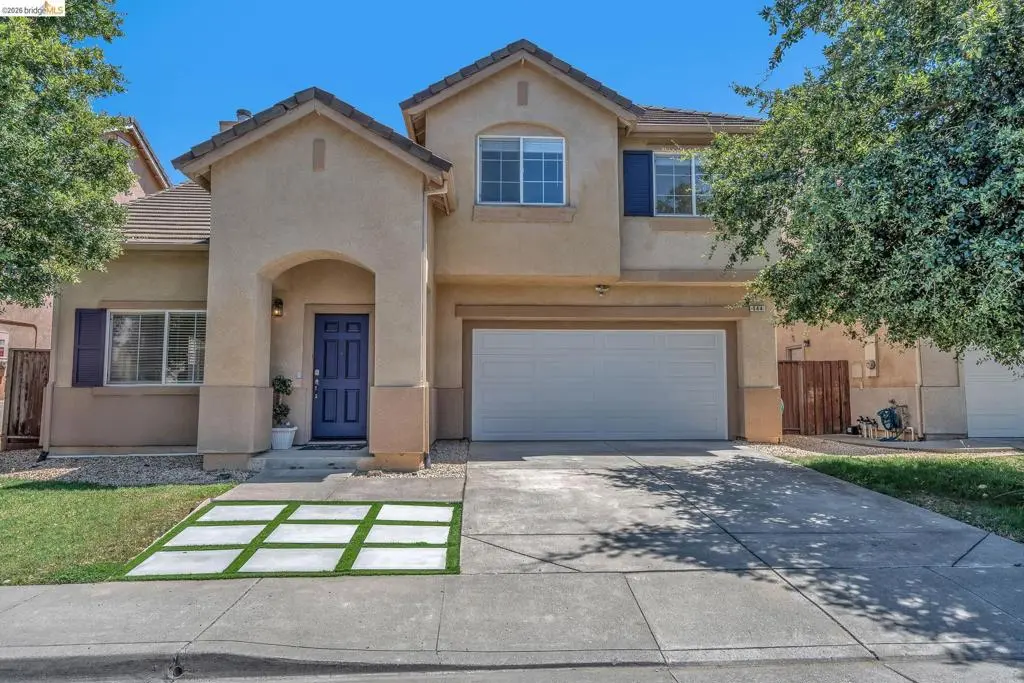 Single Family Residence for sale at 544 Pine Creek Cir, Fairfield, CA featuring 4 beds and 3 baths