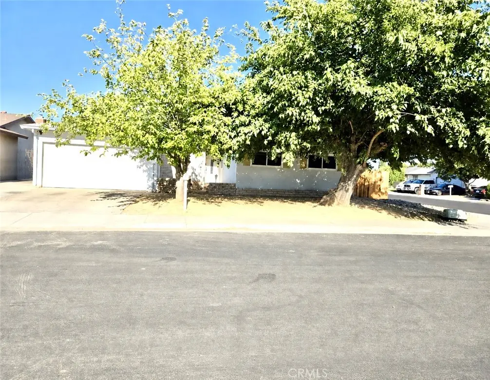 1445 Fordham Avenue, Clovis, CA — listing photo 1