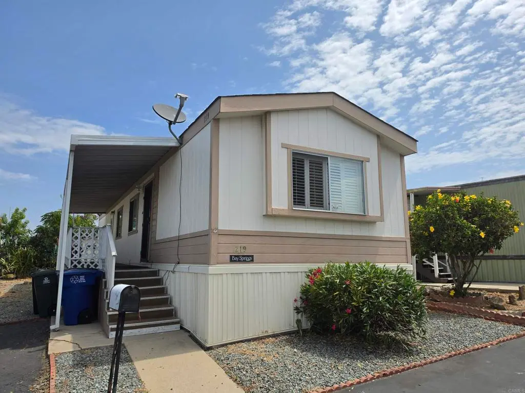 1425 2nd Avenue 219, Chula Vista, CA — listing photo 1