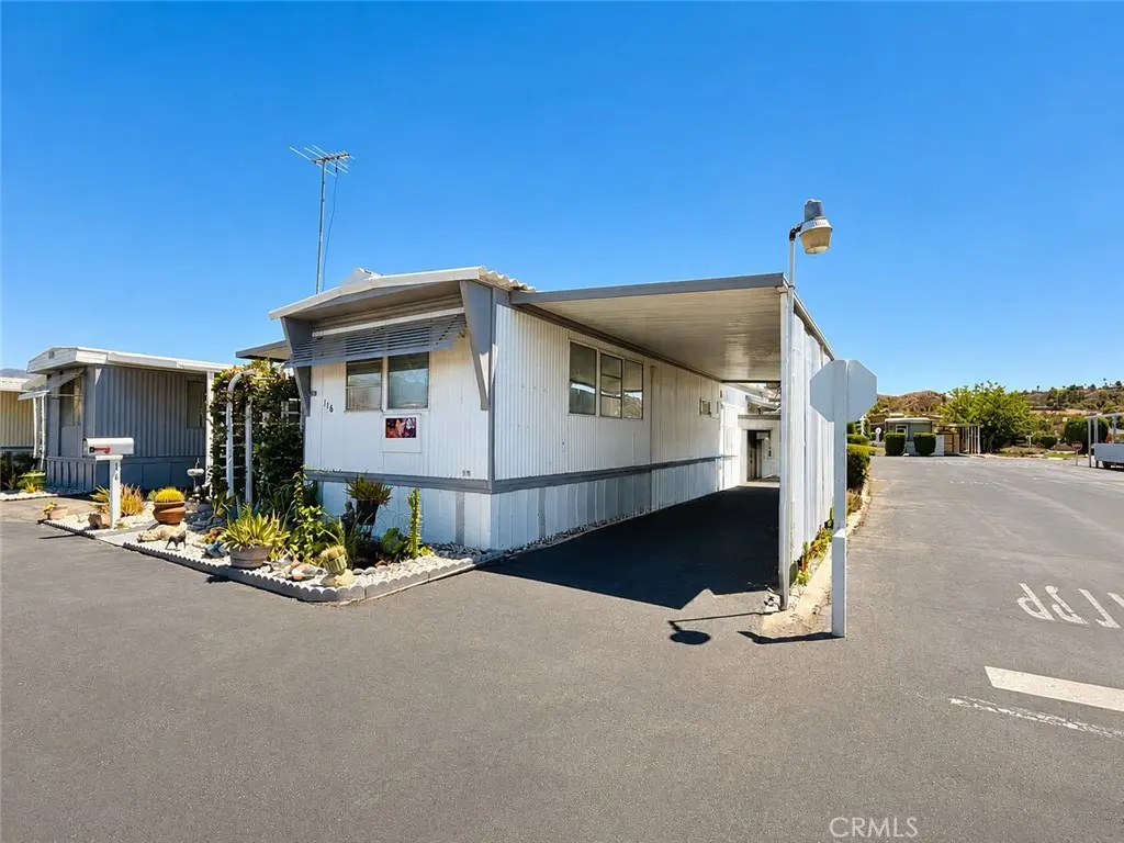 45055 Florida Avenue 116, Hemet, CA — listing photo 1