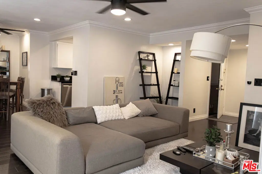 Residential Lease for rent at 5651 Windsor Way 202, Culver City, Los Angeles County, CA featuring 2 beds and 2 baths