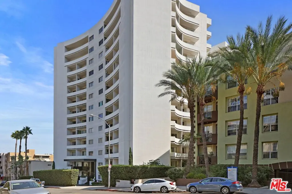Residential Lease for rent at 7250 Franklin Avenue 414, Los Angeles, Los Angeles County, CA featuring 2 beds and 2 baths