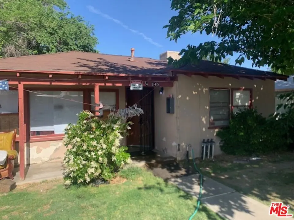 Residential Lease for rent at 45045 W Redwood Avenue, Lancaster, Los Angeles County, CA featuring 3 beds and 1 bath