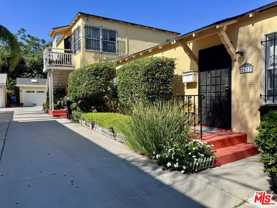 Residential Lease for rent at 2177 W 27th Street 2177, Los Angeles, Los Angeles County, CA featuring 2 beds and 1 bath