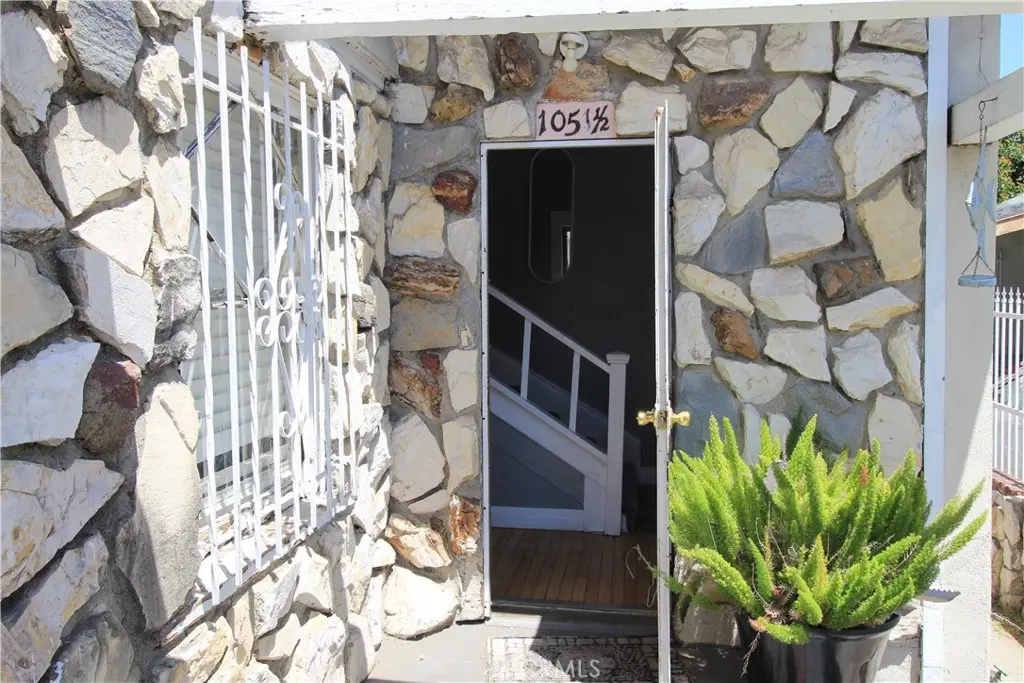 Residential Lease for rent at 1051 W 46th, Los Angeles, Los Angeles County, CA featuring 3 beds and 1 bath