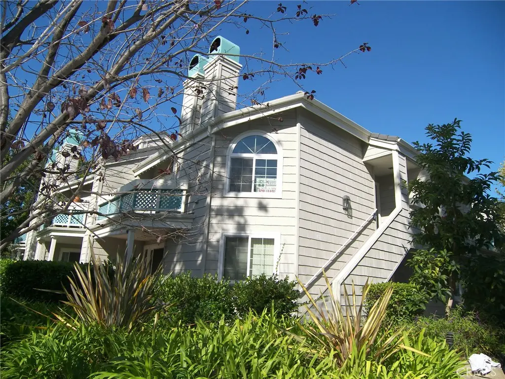 7532 Seaspring 201, Huntington Beach, CA — listing photo 1