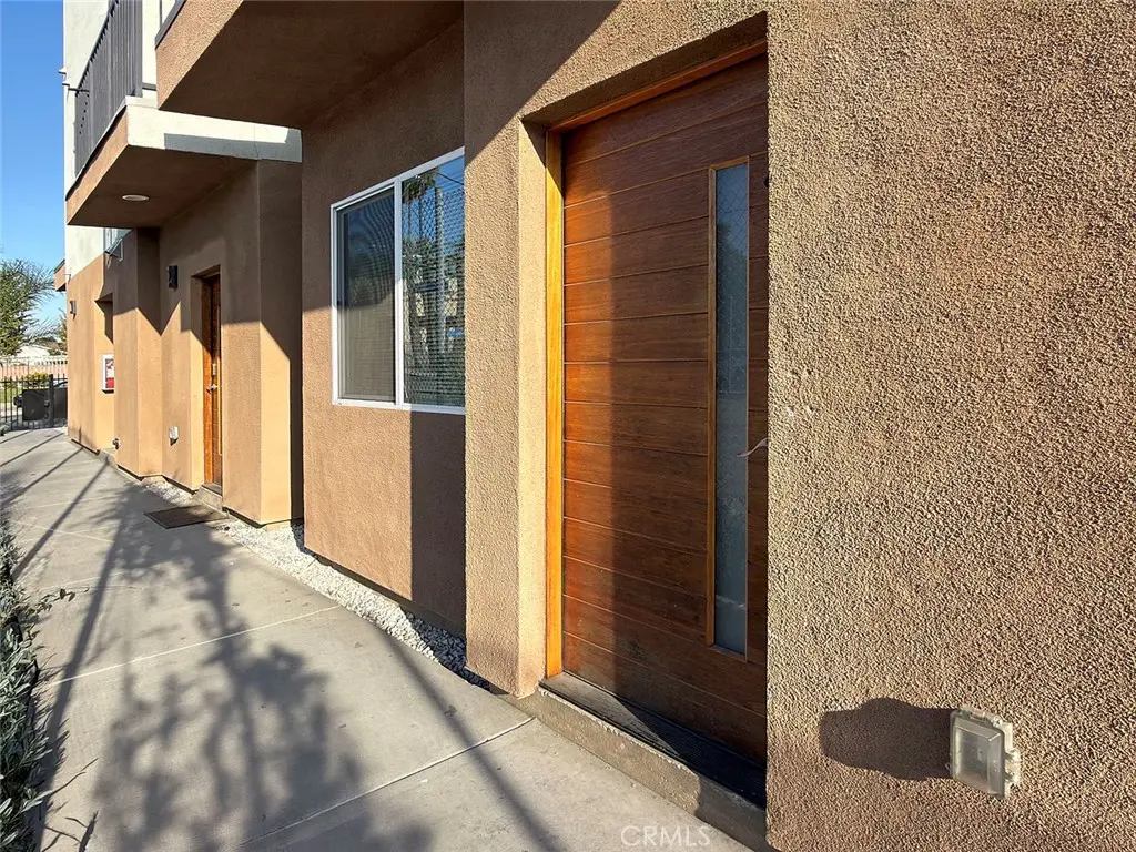 Apartment for rent at 1493 Atlantic Avenue, Long Beach, CA featuring 5 beds and 4 baths