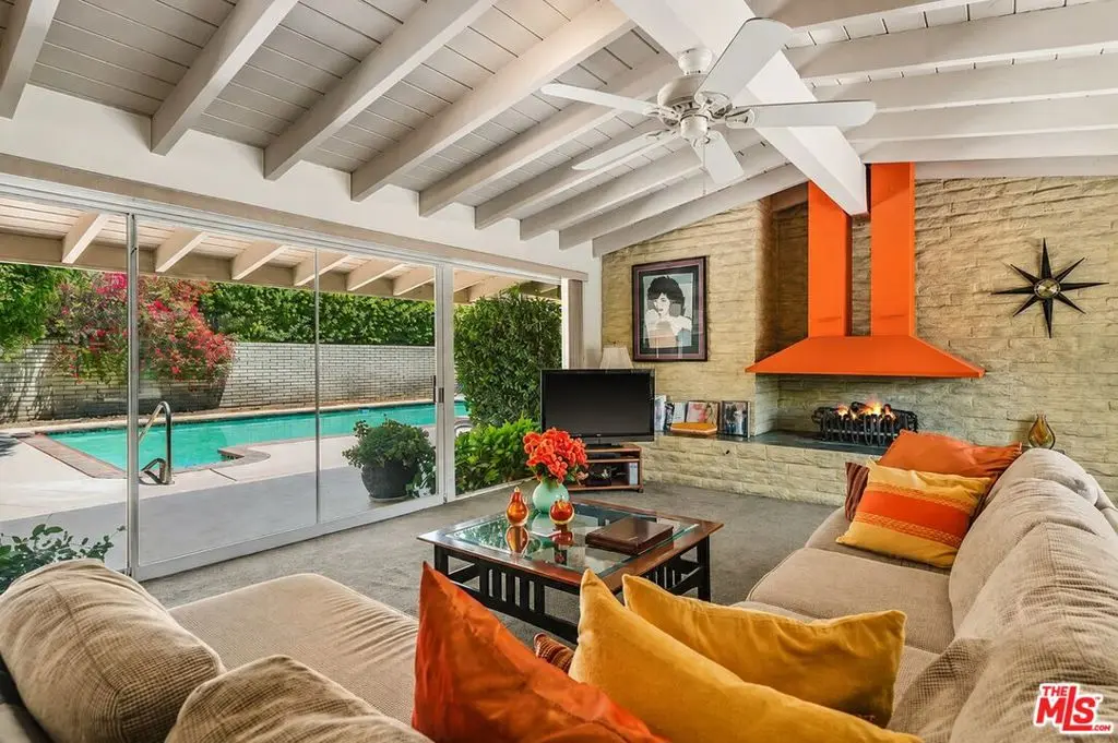 1094 S Paseo De Marcia, Palm Springs, CA — listing photo 1