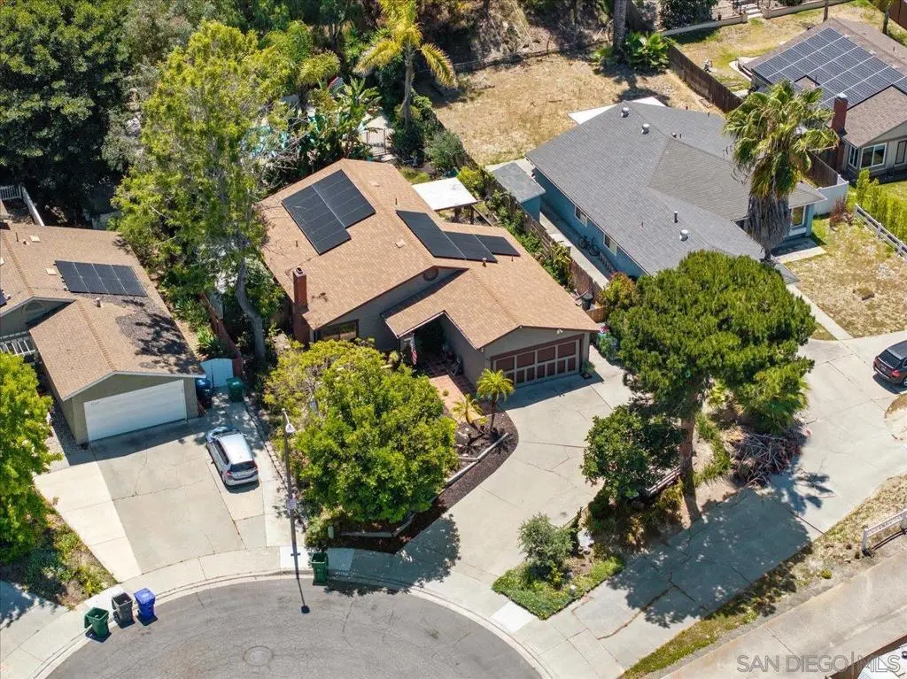 2337 Fallingleaf, Oceanside, CA — listing photo 1