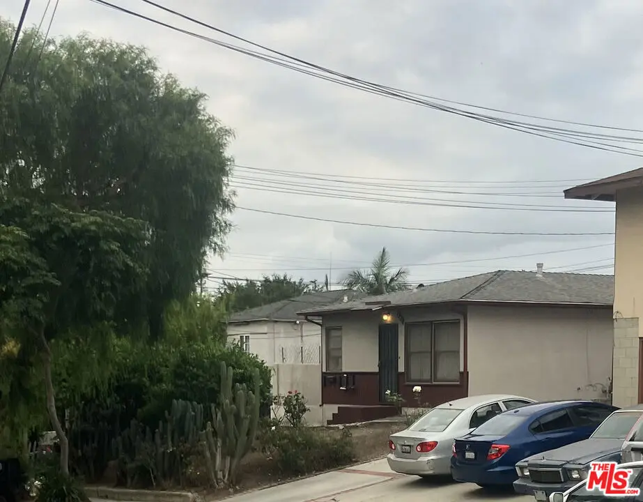 Residential Lease for rent at 407 N Exton Avenue #2, Inglewood, Los Angeles County, CA featuring 1 bed and 1 bath