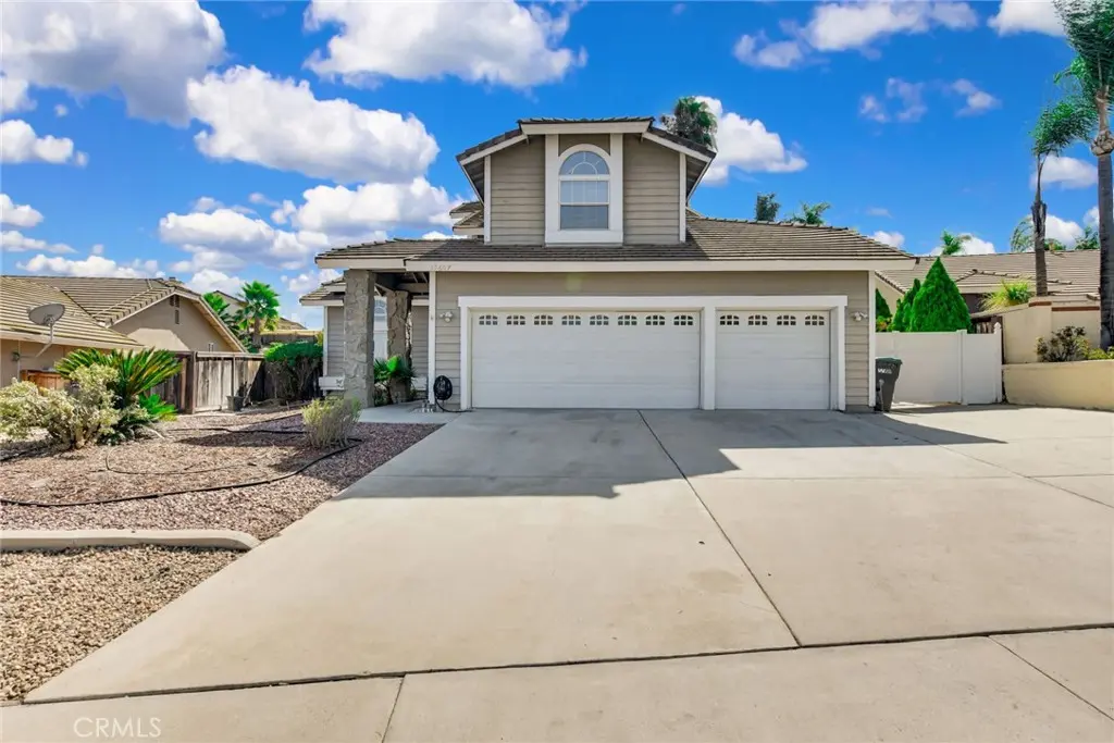 Single Family Residence for sale at 39607 Via Dominique, Murrieta, CA featuring 4 beds and 3 baths