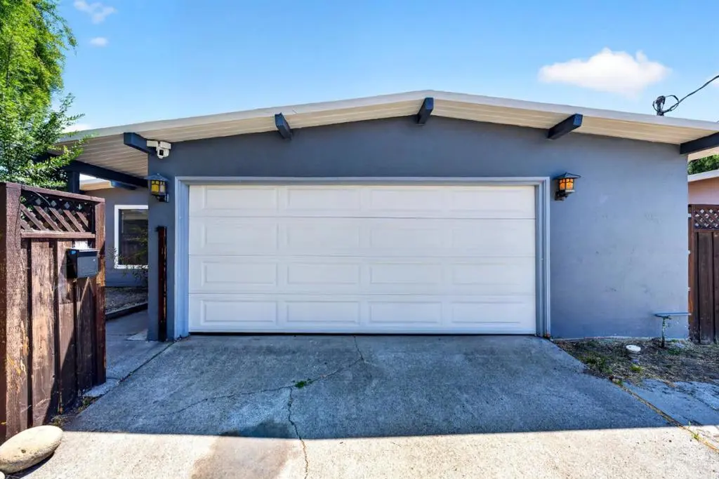 Single Family Residence for sale at 1111 Marionola Way, Pinole, CA featuring 3 beds and 2 baths