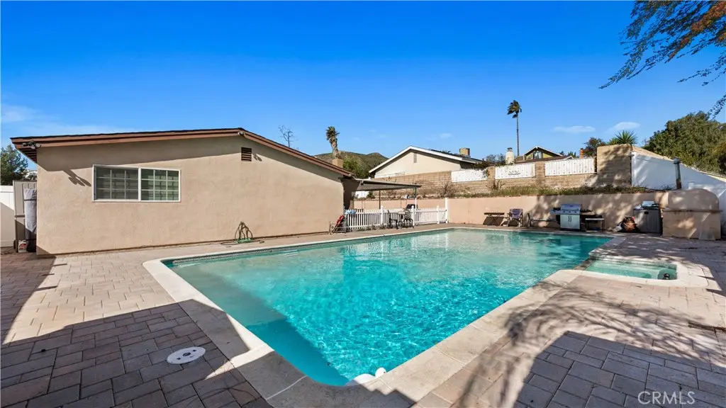 28140 Tambora, Canyon Country, CA — listing photo 1