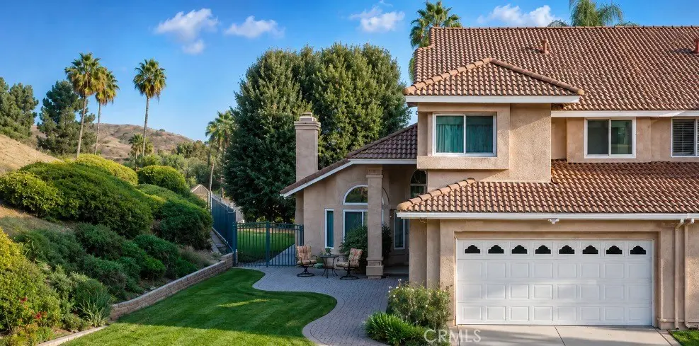 Townhouse for sale at 2304 Calle Adriana, San Dimas, CA featuring 3 beds and 3 baths