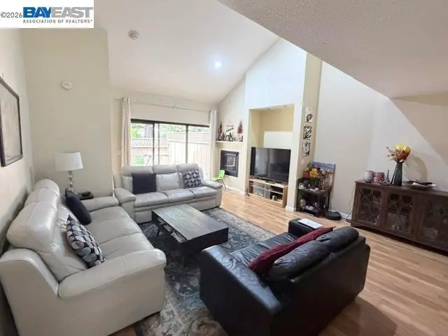 Single Family Residence for rent at 794 Praderia Circle, Fremont, CA featuring 3 beds and 3 baths