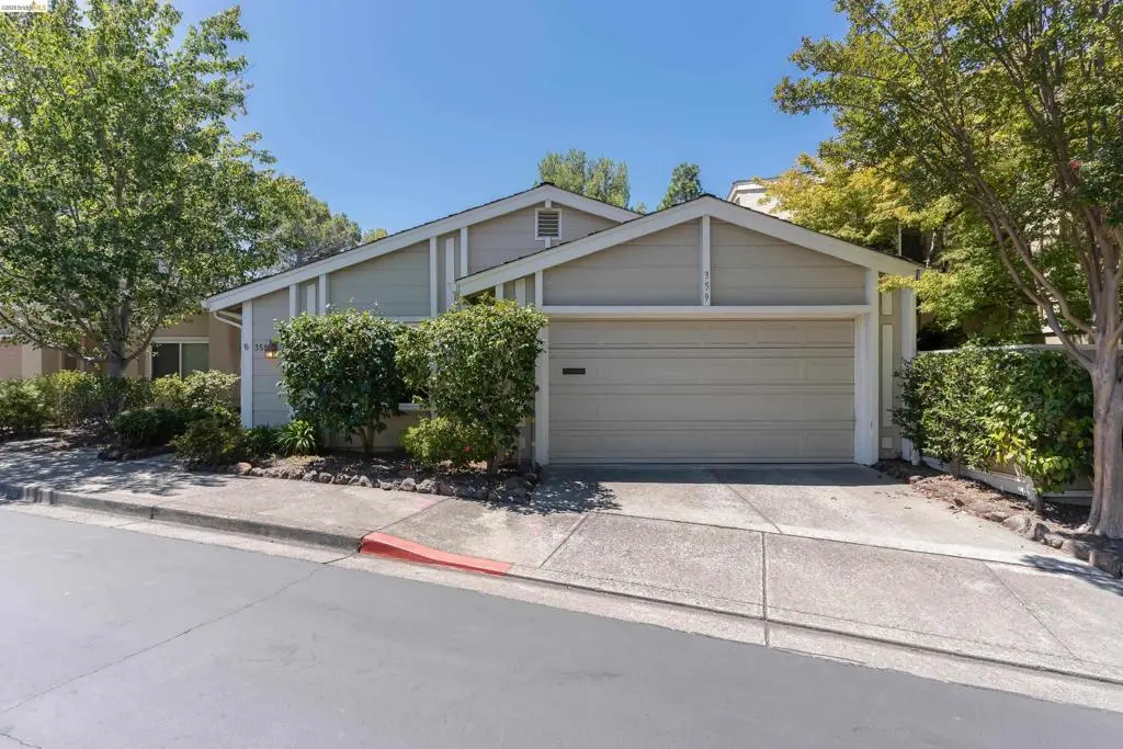 Townhouse for sale at 359 Kinross Dr, Walnut Creek, CA featuring 2 beds and 2 baths