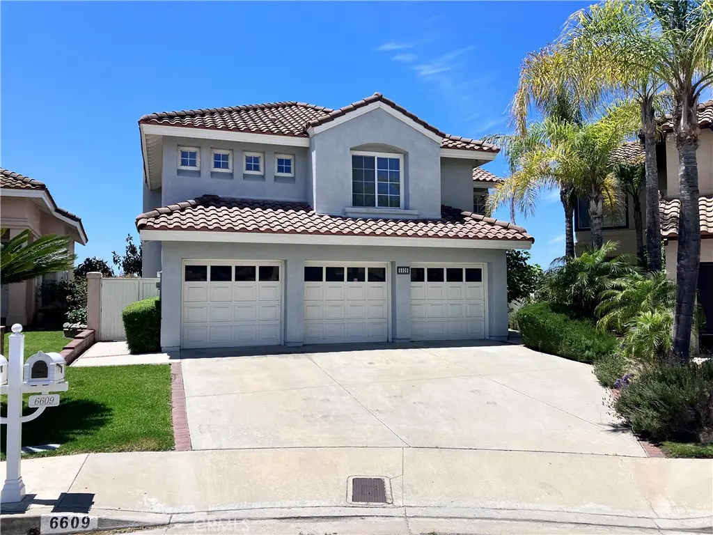 Single Family Residence for rent at 6609 E Pinnacle Pointe, Orange, CA featuring 4 beds and 3 baths