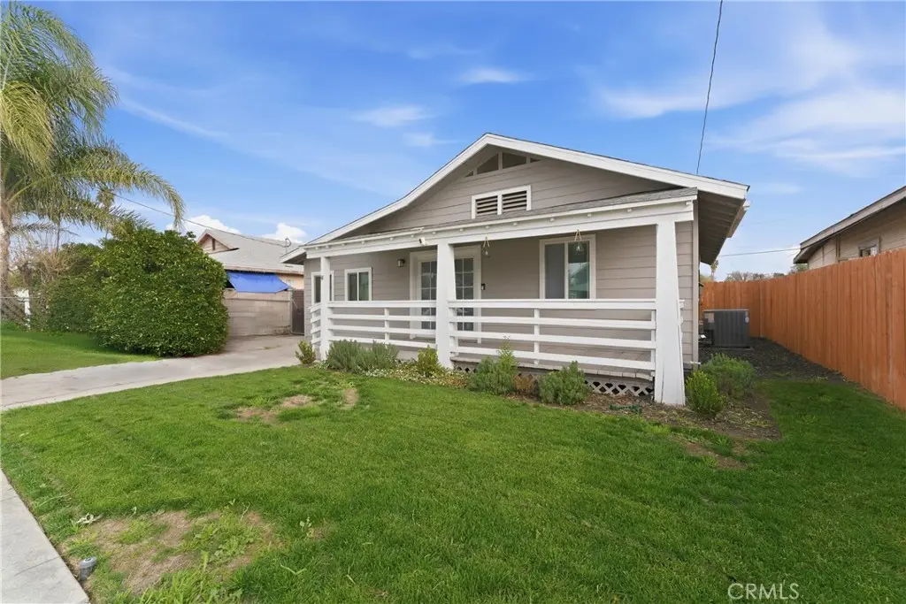 Single Family Residence for sale at 332 S Ramona, Hemet, CA featuring 3 beds and 2 baths