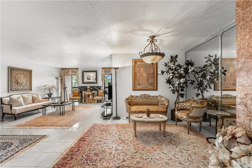 Condominium for sale at 1745 Holly 302, Glendale, CA featuring 3 beds and 2 baths