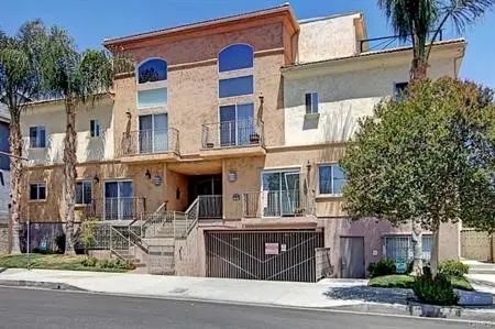 8800 Etiwanda Avenue 8, Northridge, CA — listing photo 1