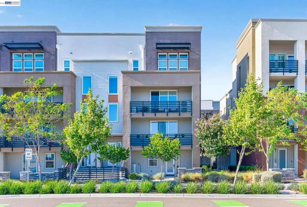 Condominium for sale at 5471 Dublin Blvd, Dublin, CA featuring 3 beds and 3 baths