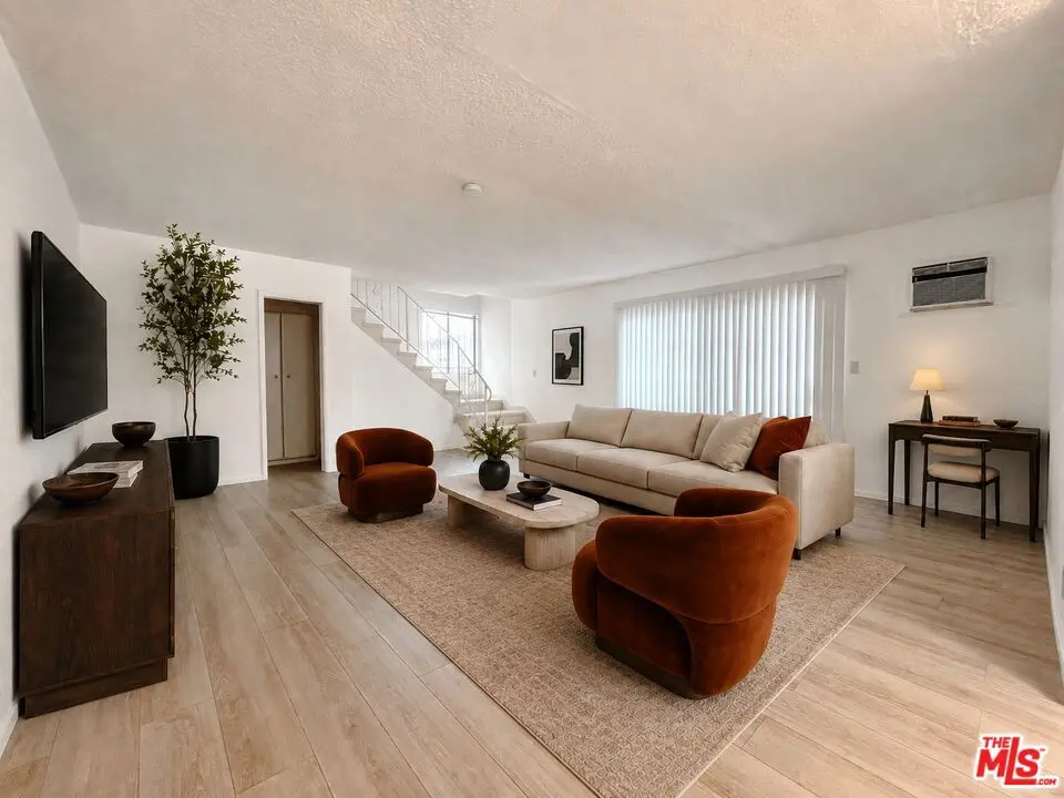 Residential Lease for rent at 935 N Alfred Street 5, West Hollywood, Los Angeles County, CA featuring 2 beds and 2 baths