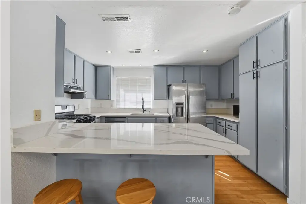 2915 E 60th Pl A, Huntington Park, CA — listing photo 1