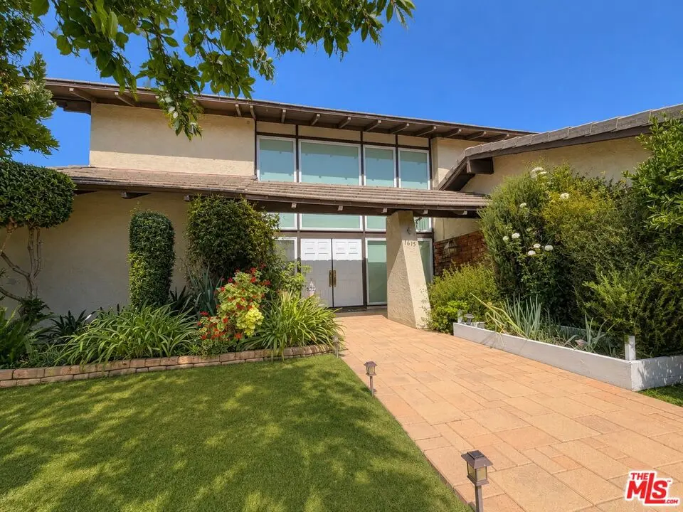 Residential Lease for rent at 1615 Wellington Place, Westlake Village, Ventura County, CA featuring 5 beds and 3 baths