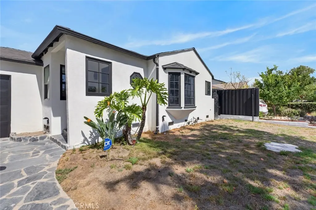Single Family Residence for sale at 1519 N Rose, Burbank, CA featuring 3 beds and 3 baths