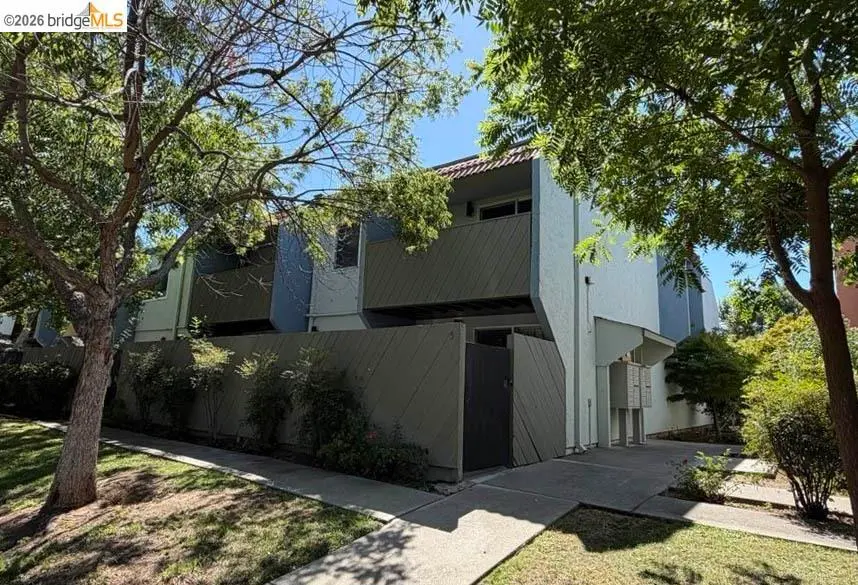 1800 Laguna ST APT 5, Concord, CA — listing photo 1